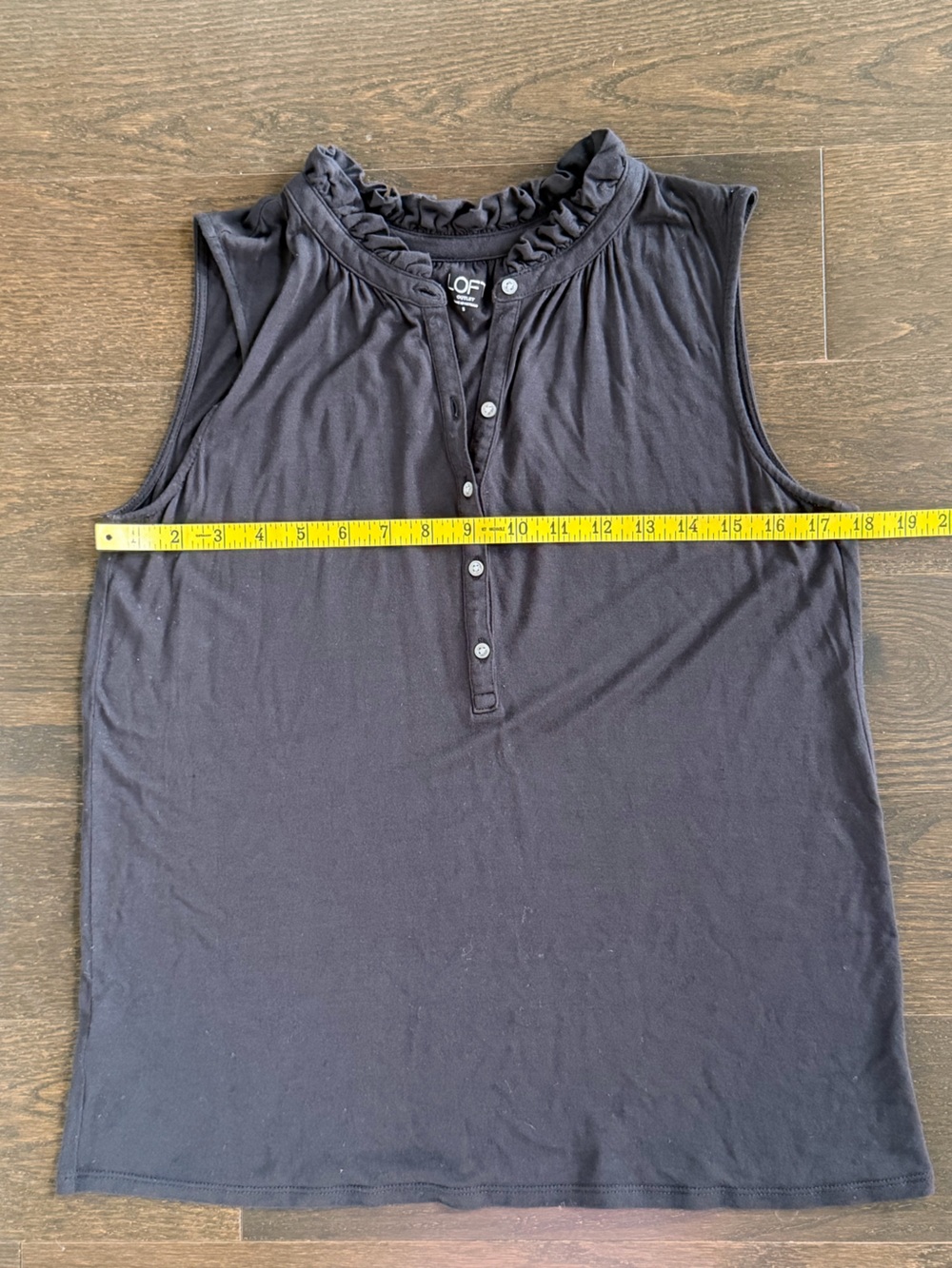 LOFT Outlet Black Sleeveless Ruffle-Neck Button Front Shell - Picture 4 of 6